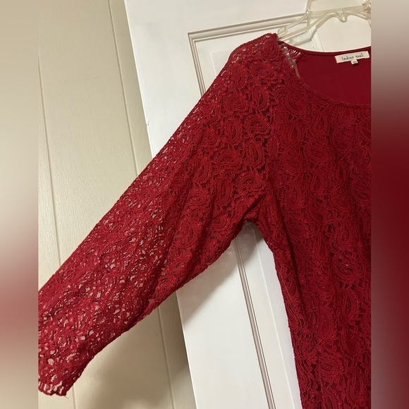 Indigo Soul Red Lace Paisley 3/4 Length Sleeve Lined Blouse 2X shark bite hem - Picture 3 of 8
